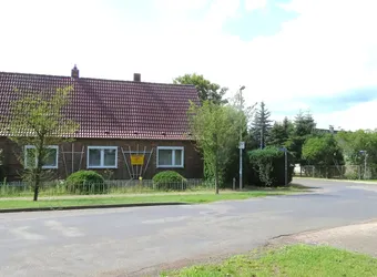 Wohnhaushälfte mit Doppelgarage und Garten in 19288 Ludwigslust MV